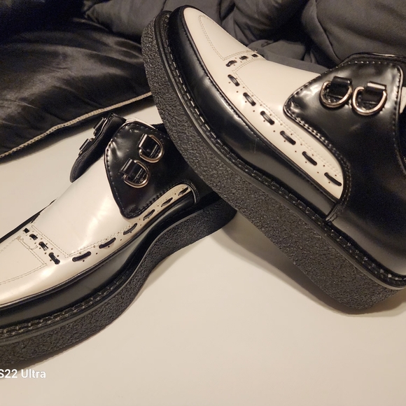 Straight from Hell Lofers - Picture 2 of 16